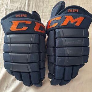NHL GAME USED Edmonton Oilers CCM Hockey Gloves